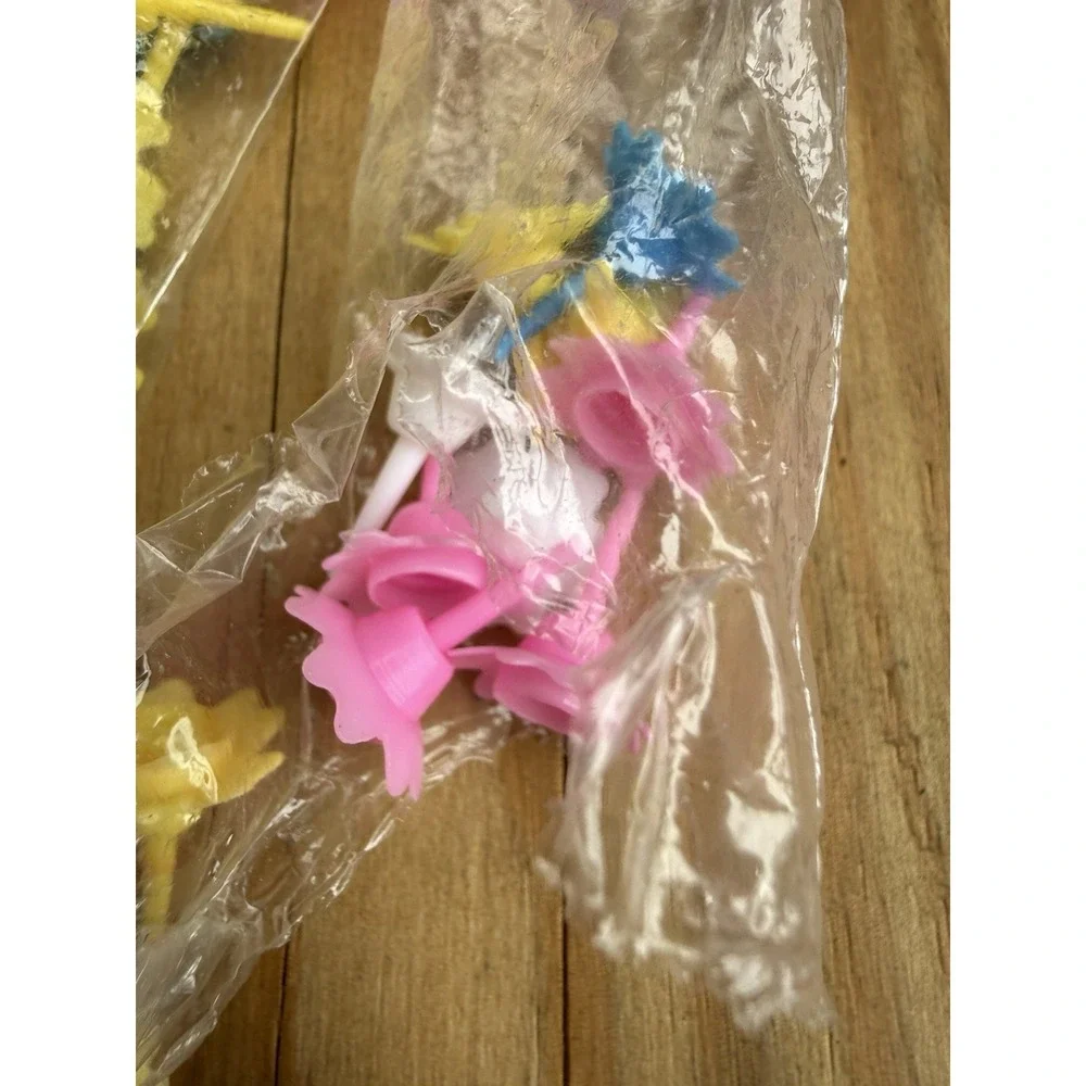 2 Vintage Cake Mate Birthday Flower Candle Holders Sets 1 Sealed 1 Open